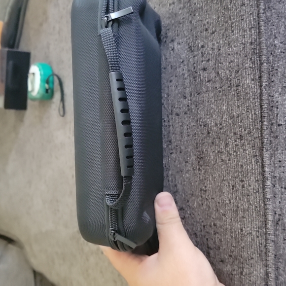 Nintendo switch carrying case - Picture 3 of 8